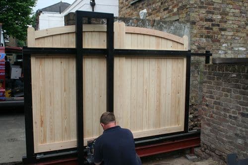 Driveway gate inspiration image 6